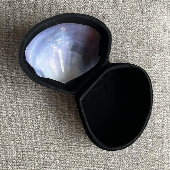 ๐ Beautiful Handmade Polished Purple Clam Shell Jewelry/Trinket Box - Picture 6 of 11